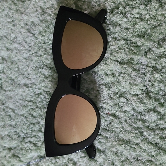 2/$20 OVERSIZED CAT EYE MIRRORED SUNGLASSES PINUP - Picture 5 of 5